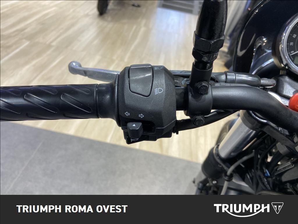 MOTO GUZZI V7 750 Stone