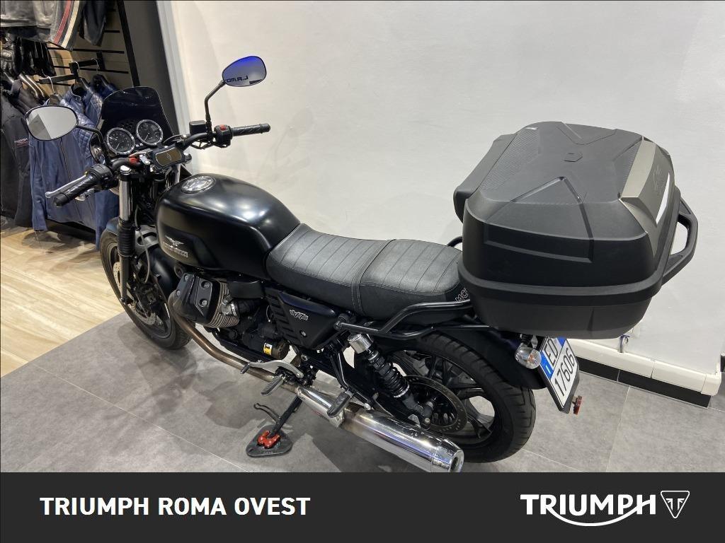 MOTO GUZZI V7 750 Stone