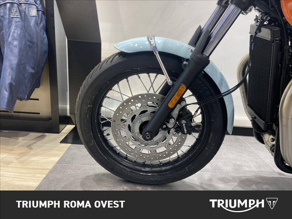 TRIUMPH Bonneville 900 T100 