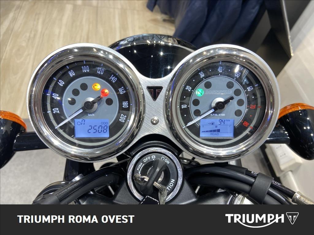 TRIUMPH Bonneville 900 T100 