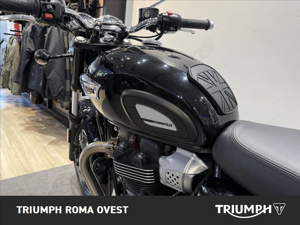TRIUMPH Bonneville 900 T100 